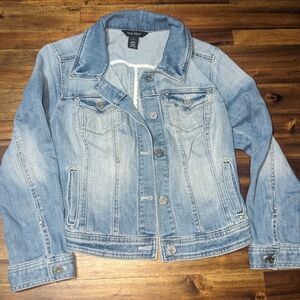 White House Black Market Jean Jacket Size 6
